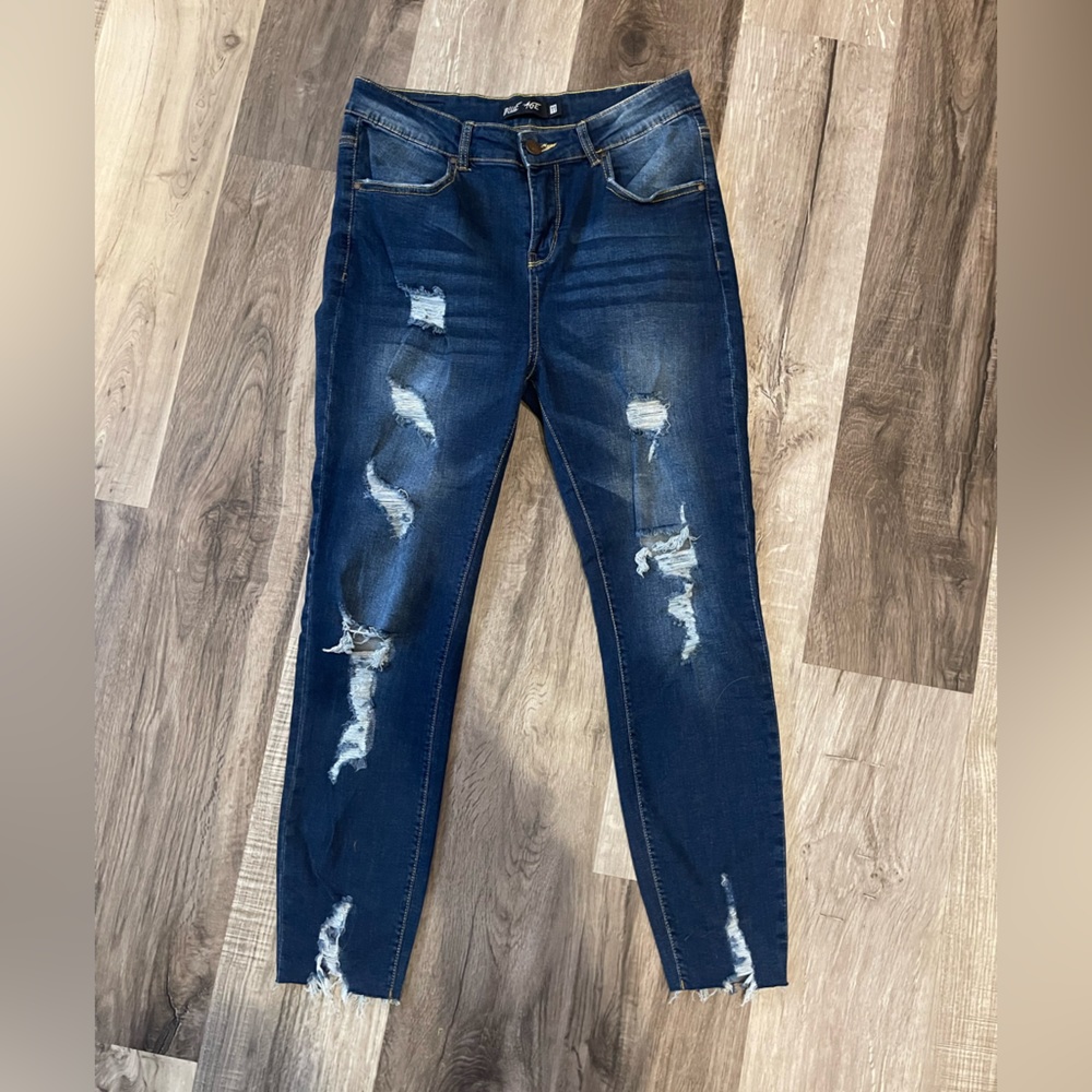 Stylish ripped dark wash, high rise jeans! New!